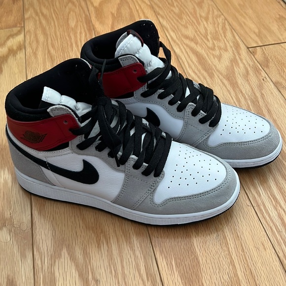 Nike Shoes - Air Jordan 1 Retro High